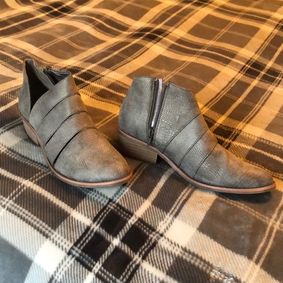 Bootie - Picture 3 of 6